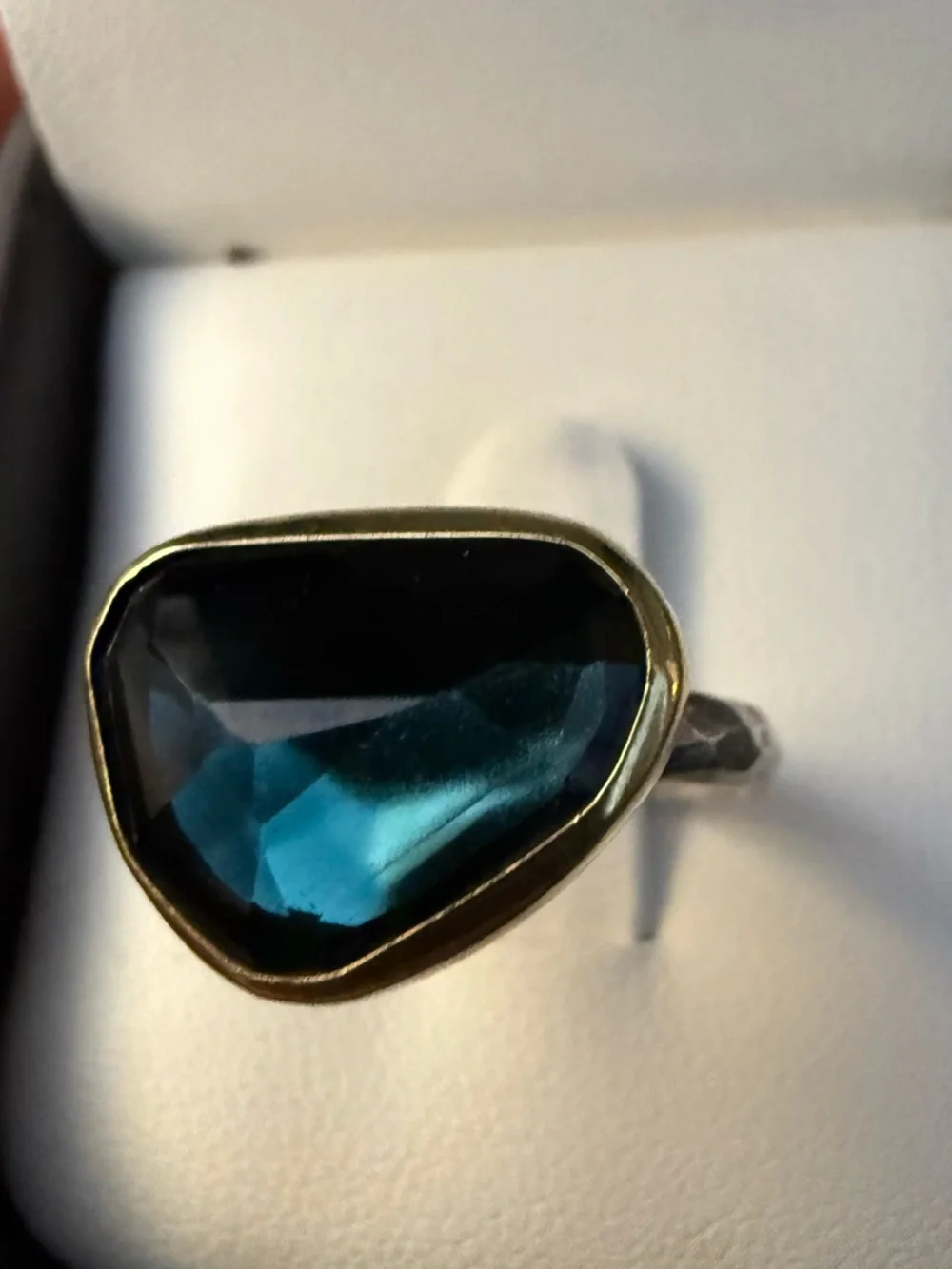 Elegant Women's Blue Topaz Ring - 18k Gold and sterling silver